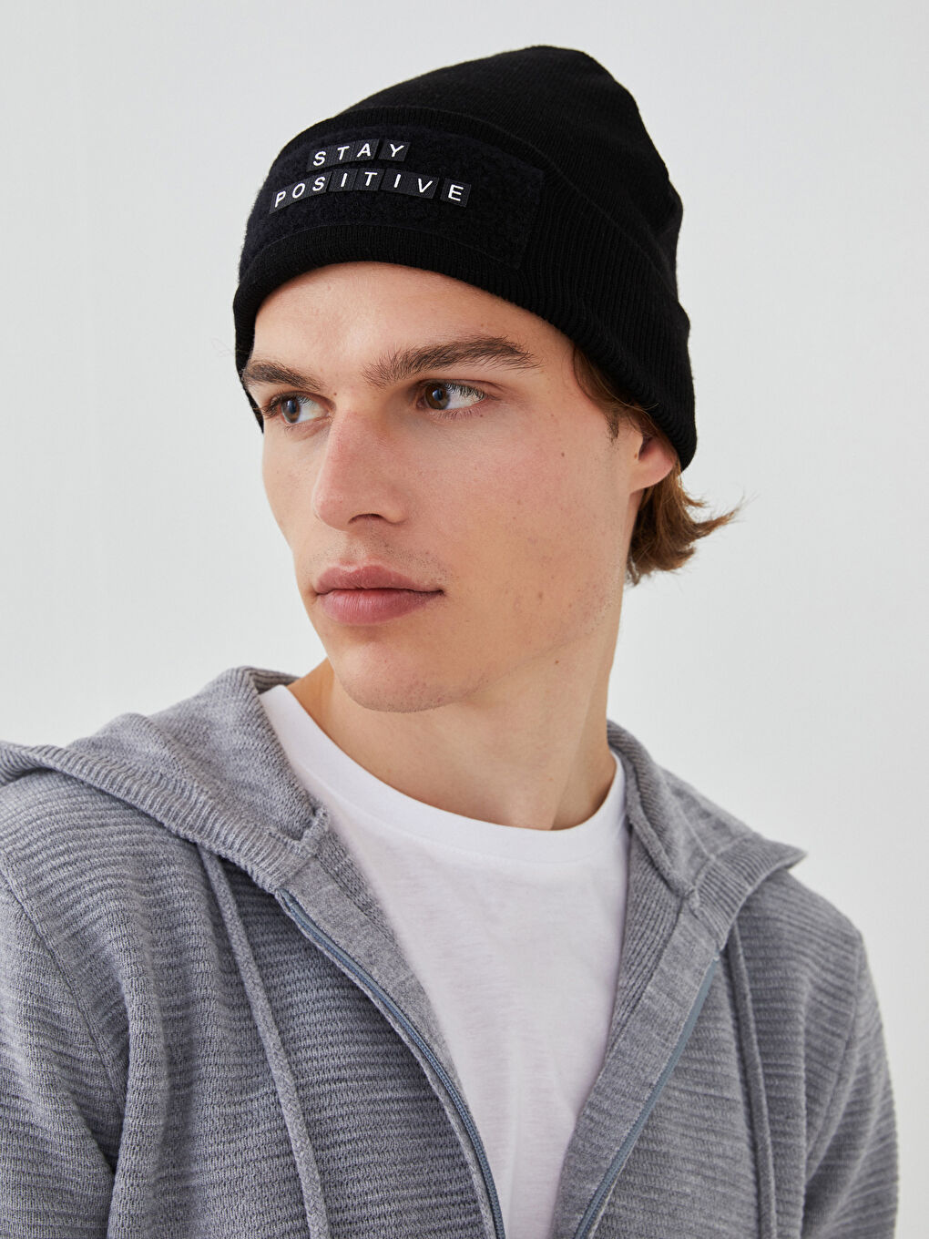 Ерлерге арналған өзгермелі жазуы бар трикотаж тоқыма бини шапкасы