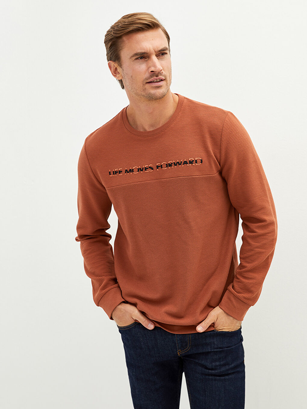 LCWAIKIKI Classic Crew Neck Long Sleeve Printed Men's