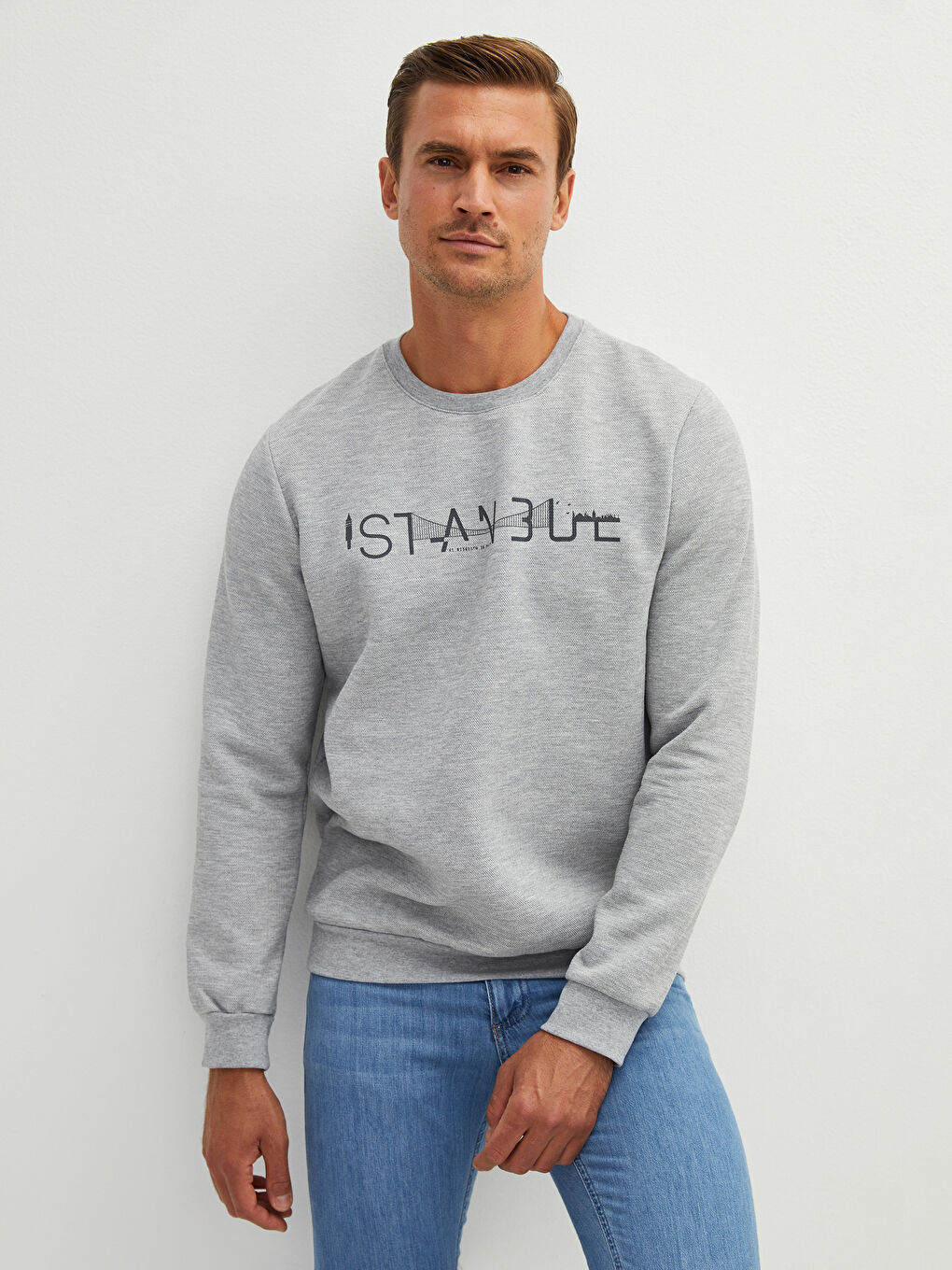 Gri Bisiklet Yaka Uzun Kollu İstanbul Baskılı Erkek Sweatshirt