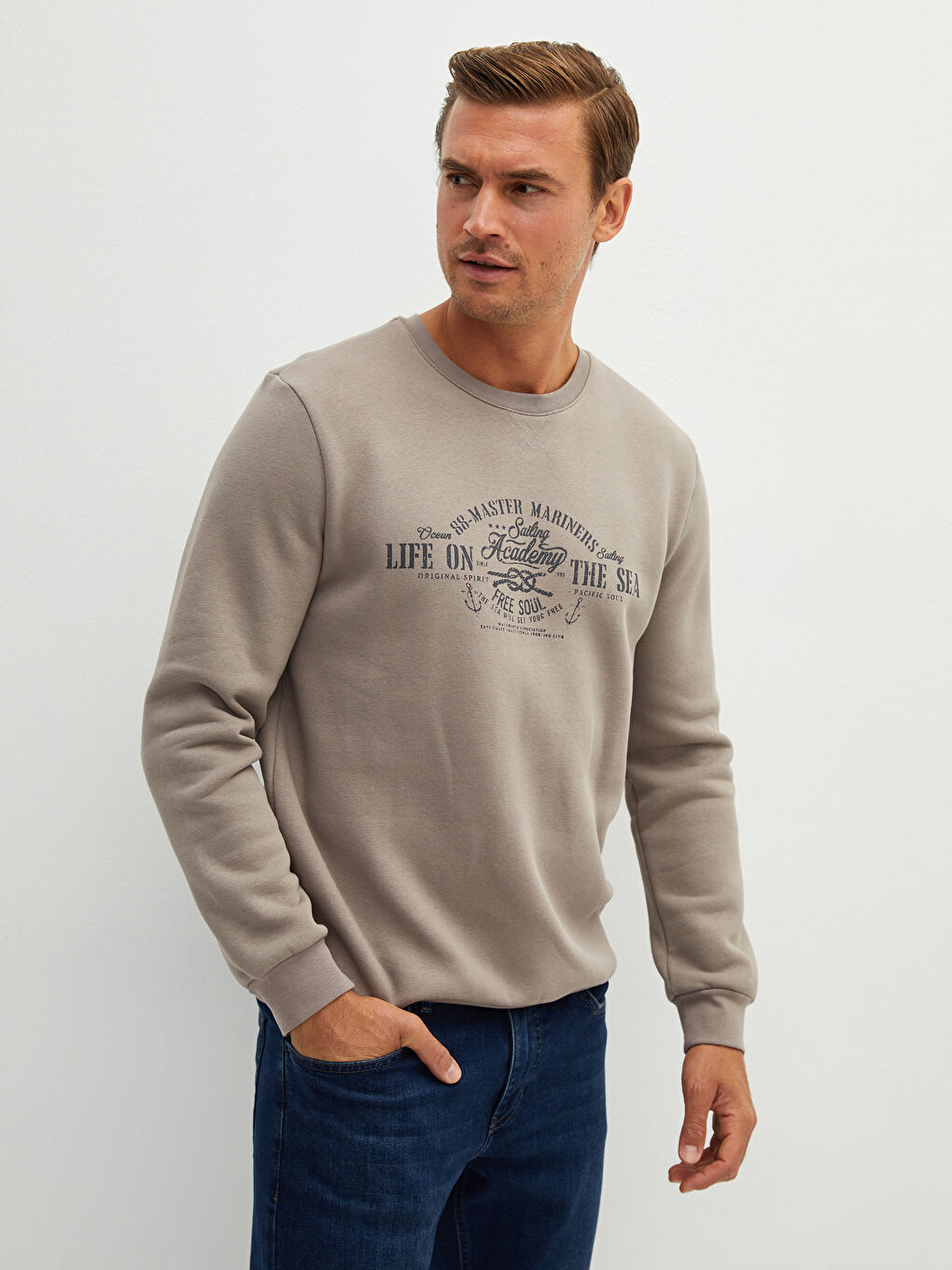 LCWAIKIKI Classic Crew Neck Long Sleeve Printed Men's Sweatshirt -W12321Z8-RR6