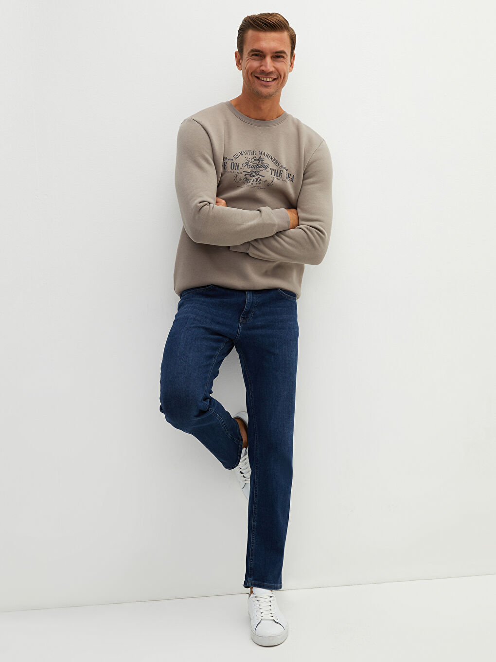 LCWAIKIKI Classic Crew Neck Long Sleeve Printed Men's Sweatshirt -W12321Z8-RR6