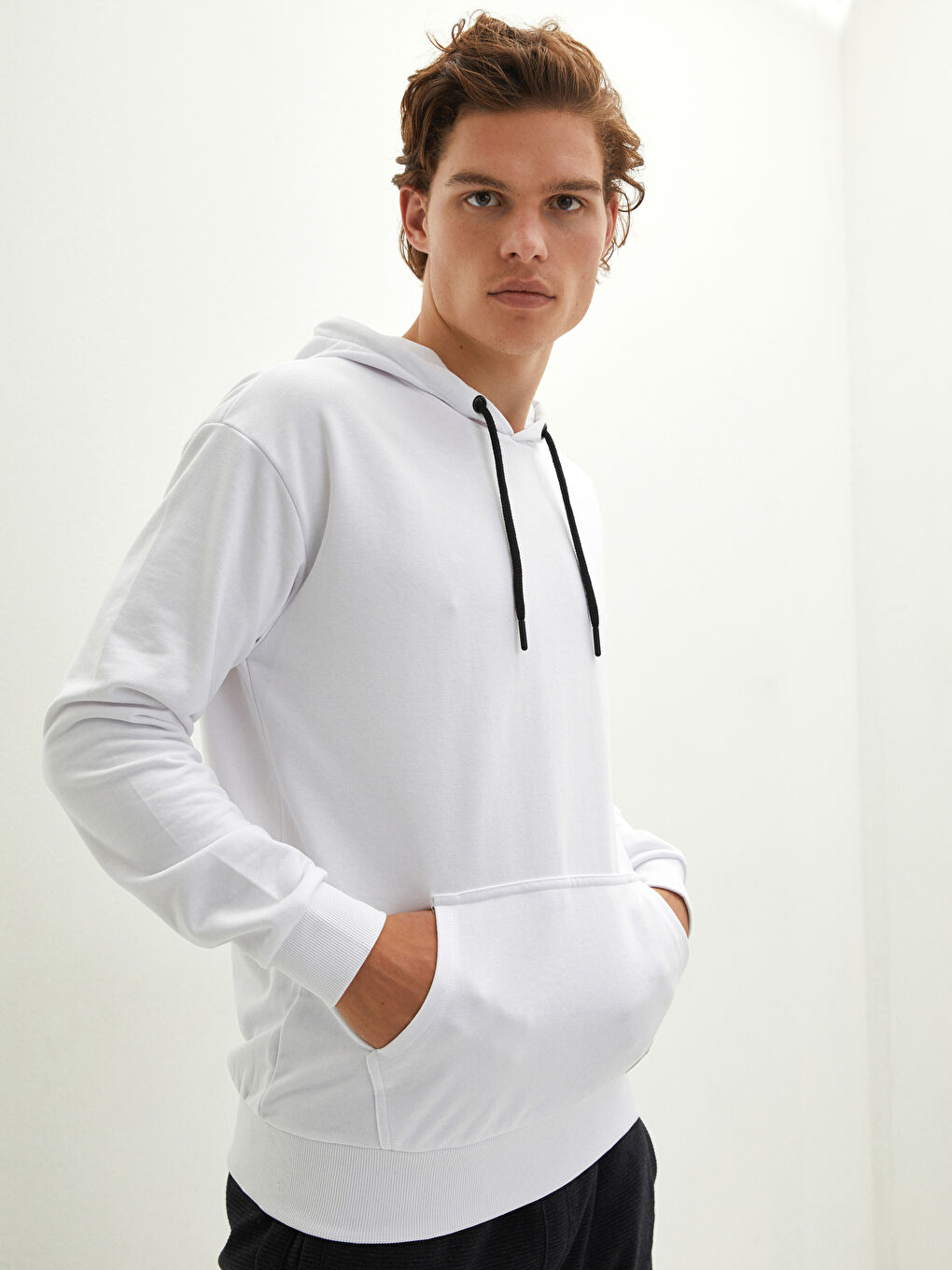 Beyaz Uzun Kollu Kalın Erkek Hoodie-1