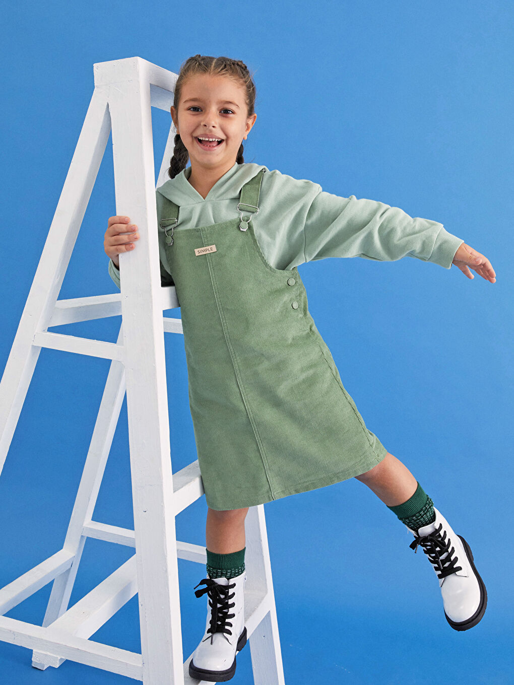 LCW Kids Quadratischer Kragen Schlichtes Samt Mädchen Lockeres Kleid -W12393Z4-GRW