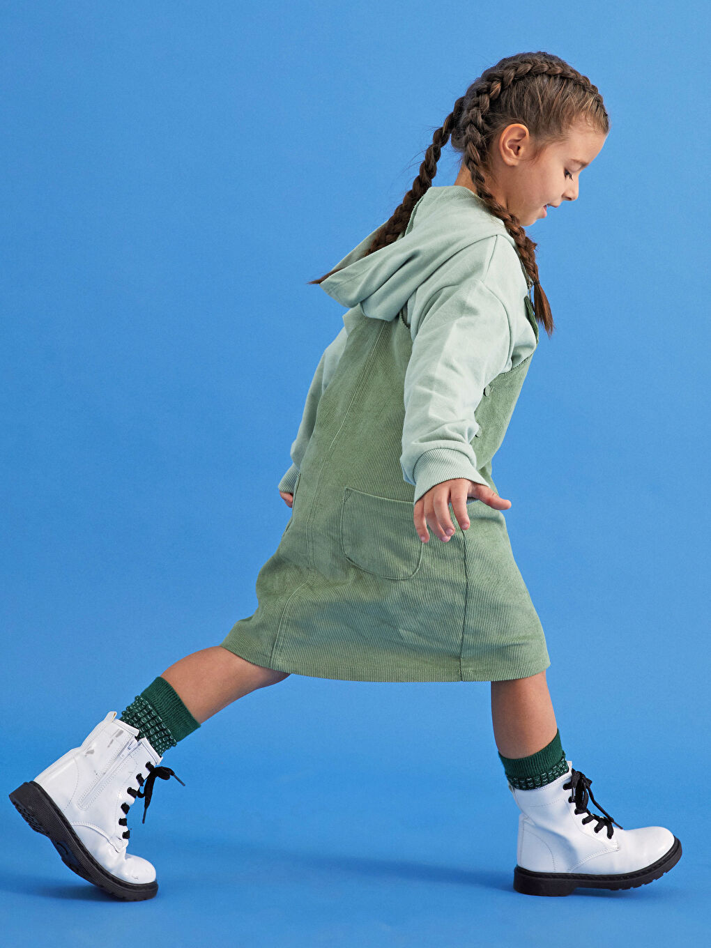 LCW Kids Quadratischer Kragen Schlichtes Samt Mädchen Lockeres Kleid -W12393Z4-GRW