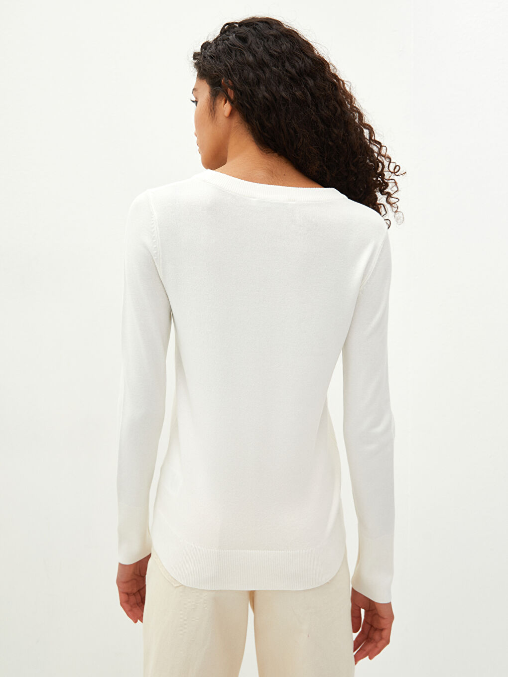 سترة تريكو سادة بياقة دائرية وأكمام طويلة للسيدات-3