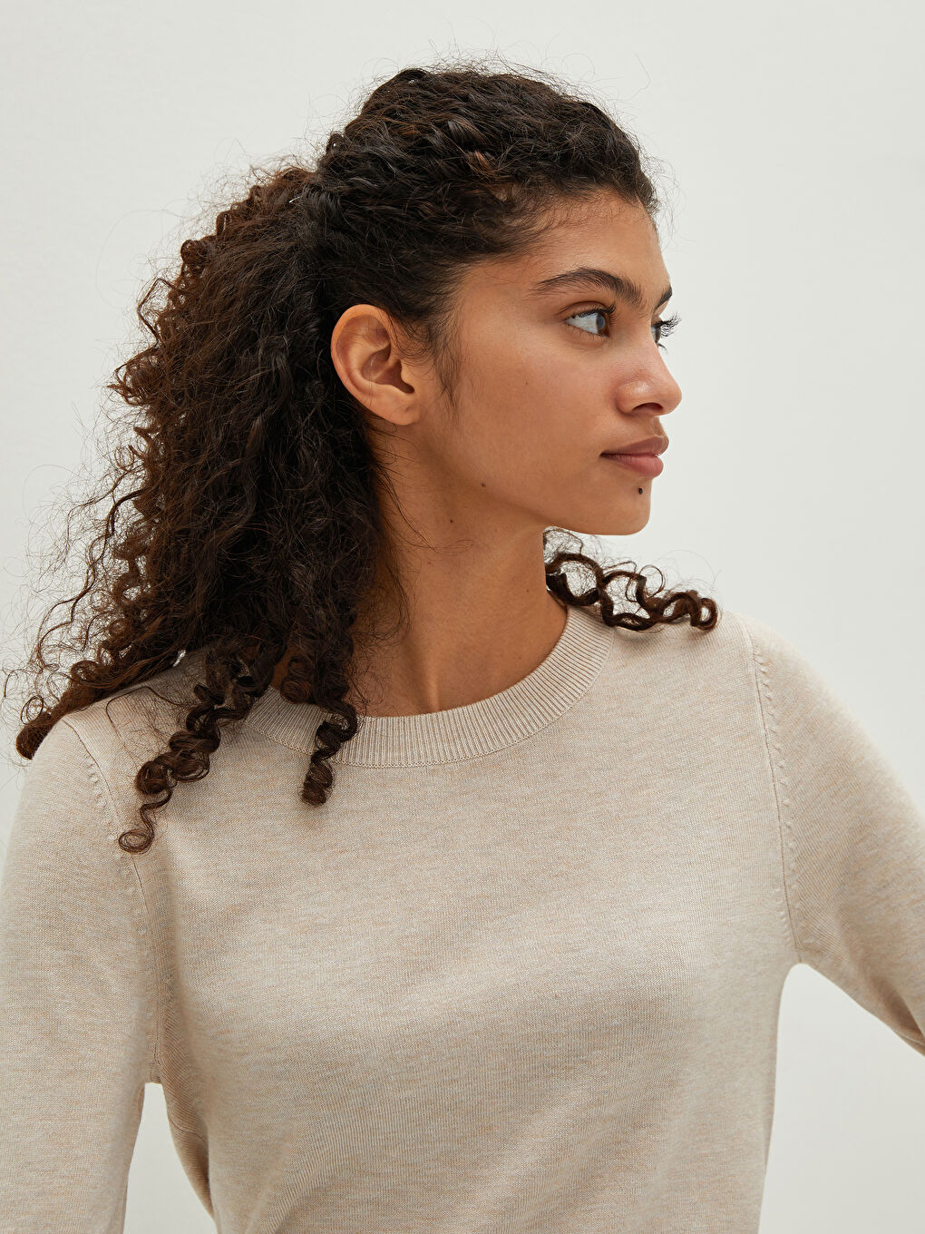 سترة تريكو سادة بياقة دائرية وأكمام طويلة للسيدات-2