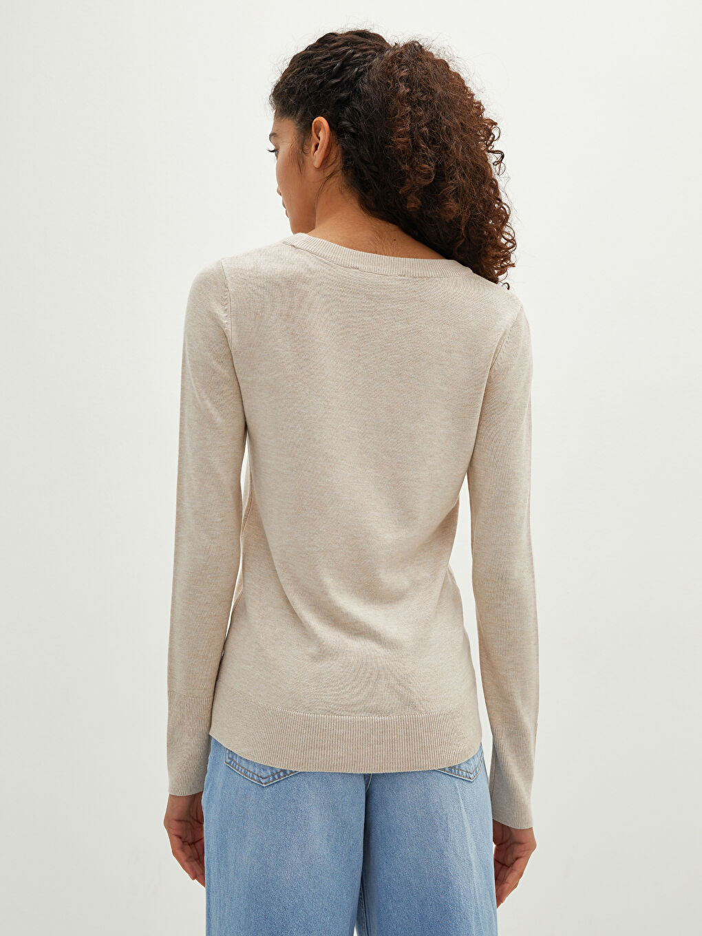 سترة تريكو سادة بياقة دائرية وأكمام طويلة للسيدات-3