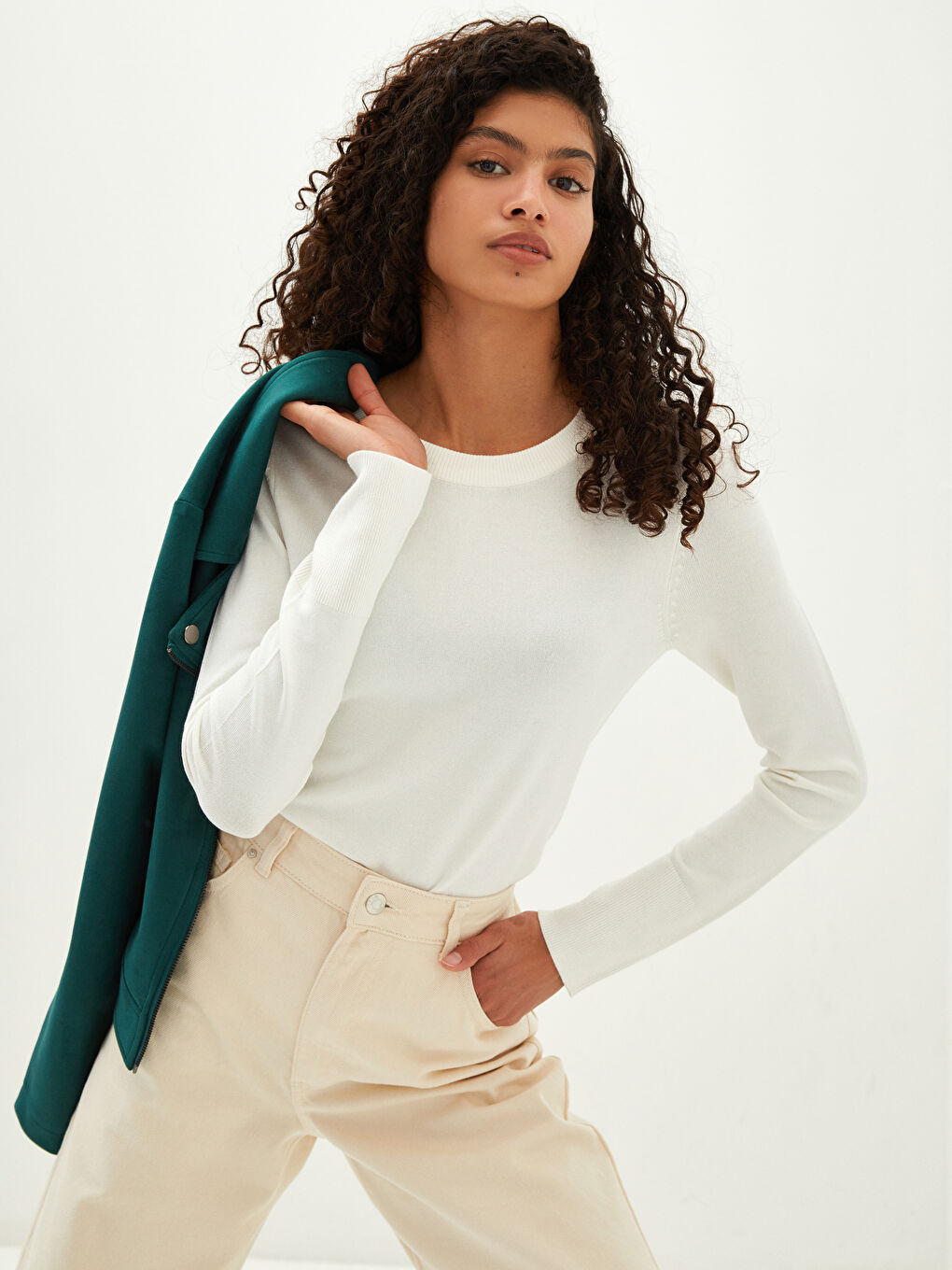 سترة تريكو سادة بياقة دائرية وأكمام طويلة للسيدات-4