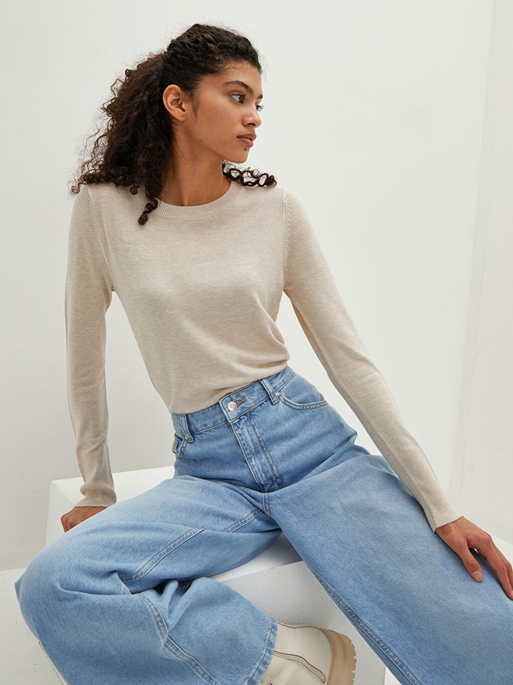 سترة تريكو سادة بياقة دائرية وأكمام طويلة للسيدات-4