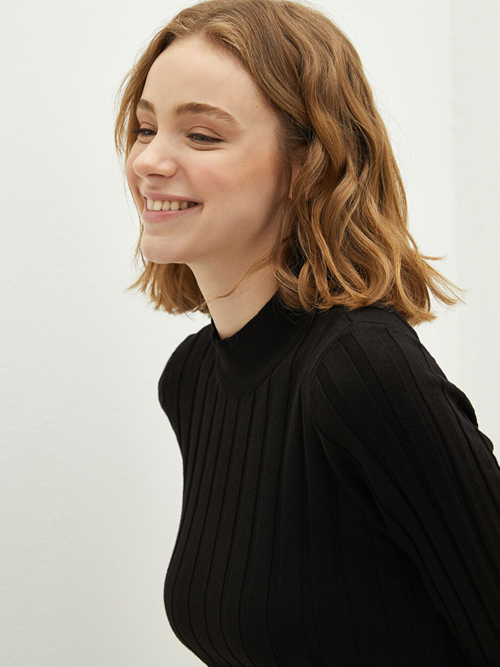 Siyah Yarım Balıkçı Yaka Kadın Triko Kazak-5