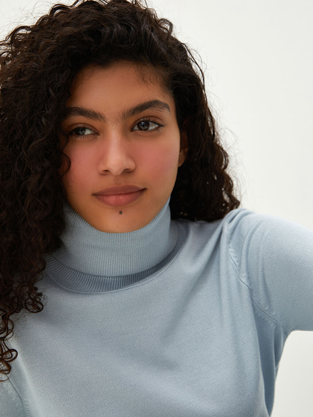 Әйелдерге арналған трикотаж биік жағалы стандартты пішім ұзын жең жұқа жемпір-2