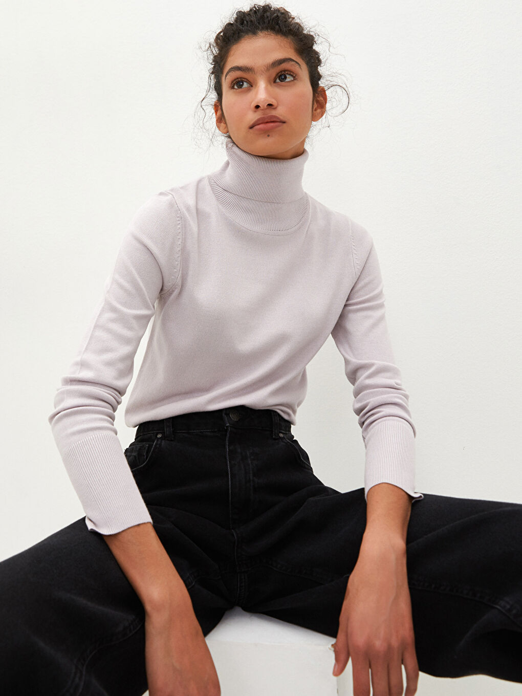 Әйелдерге арналған трикотаж биік жағалы стандартты пішім ұзын жең жұқа жемпір-1