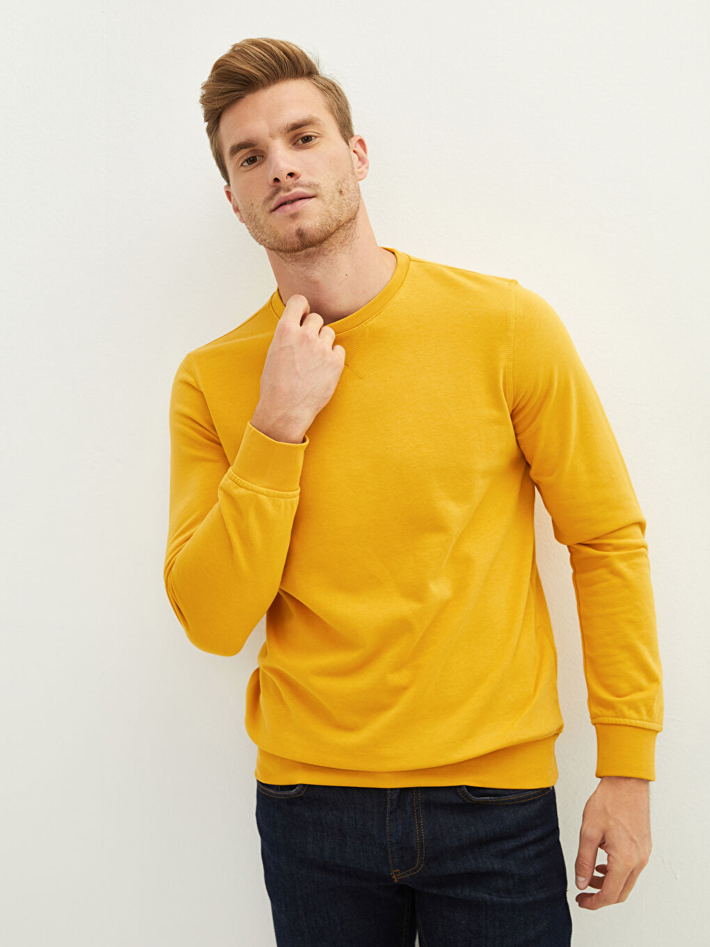 Crew Neck Long Sleeve Basic Men's Sweatshirt