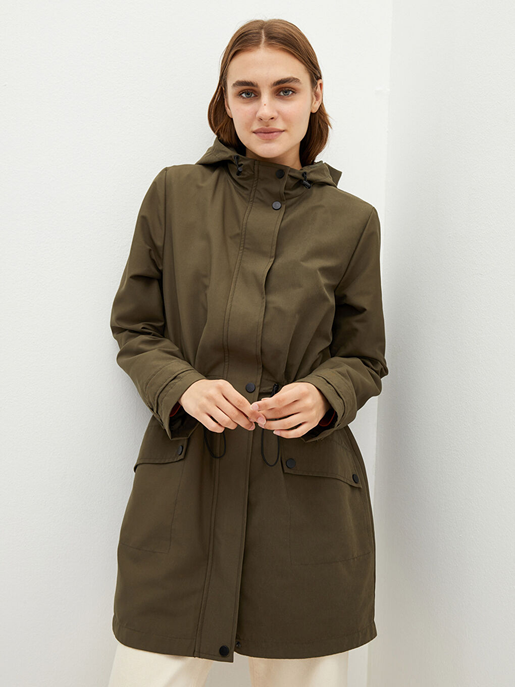 Haki Kapüşonlu Düz Uzun Kollu İnce Kadın Mont-7
