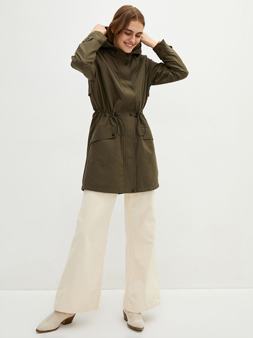 Haki Kapüşonlu Düz Uzun Kollu İnce Kadın Mont-3