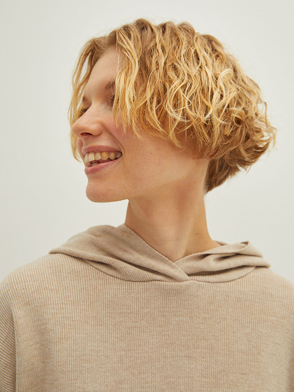 Свитер Женский Трикотажный С Длинным Рукавом С Капюшоном-2