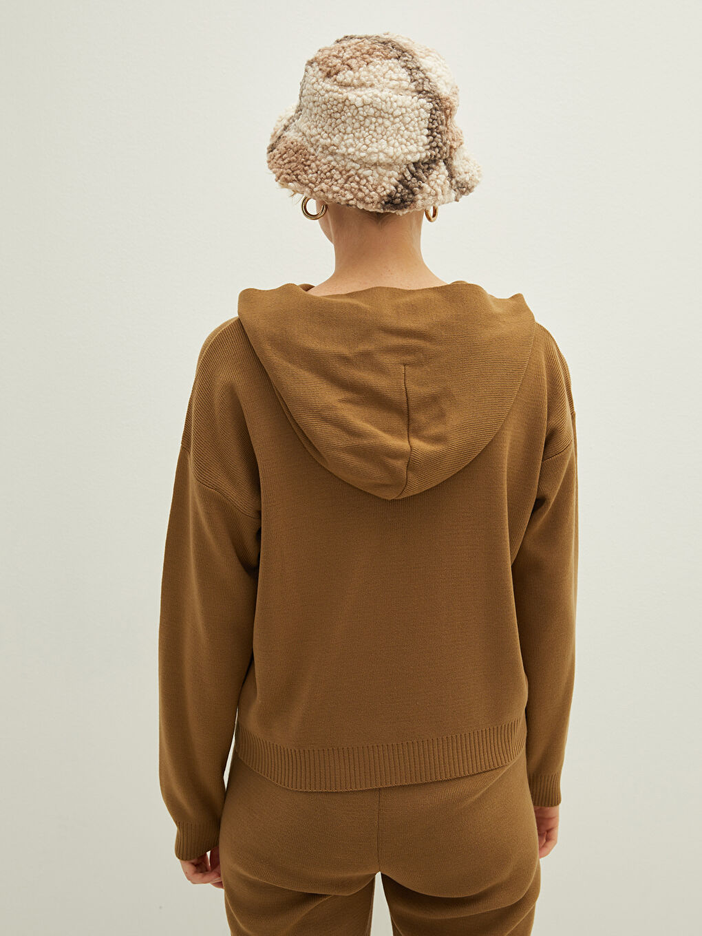 Kahverengi Kapüşon Yaka Düz Uzun Kollu Kadın Triko Kazak-4
