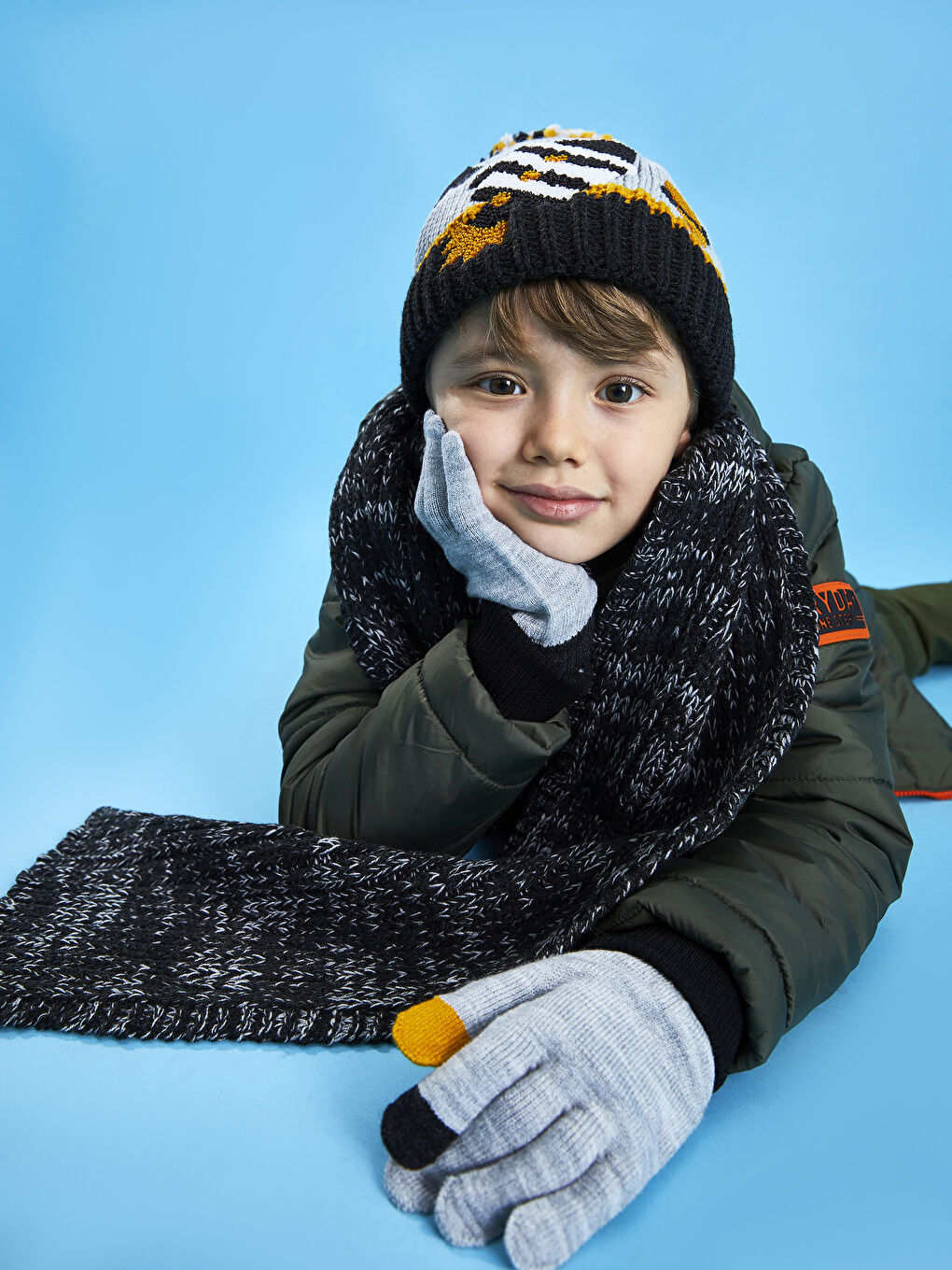 LCW ACCESSORIES Jungen Strick Baskenmütze, Handschuhe und Schal Set -W12746Z4-D5C
