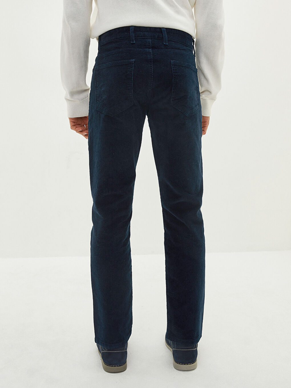 Стандартна кройка кадифени чино панталони за мъже-3