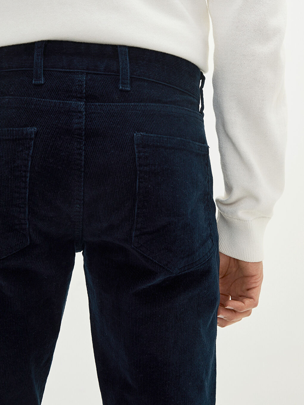 Стандартна кройка кадифени чино панталони за мъже-4