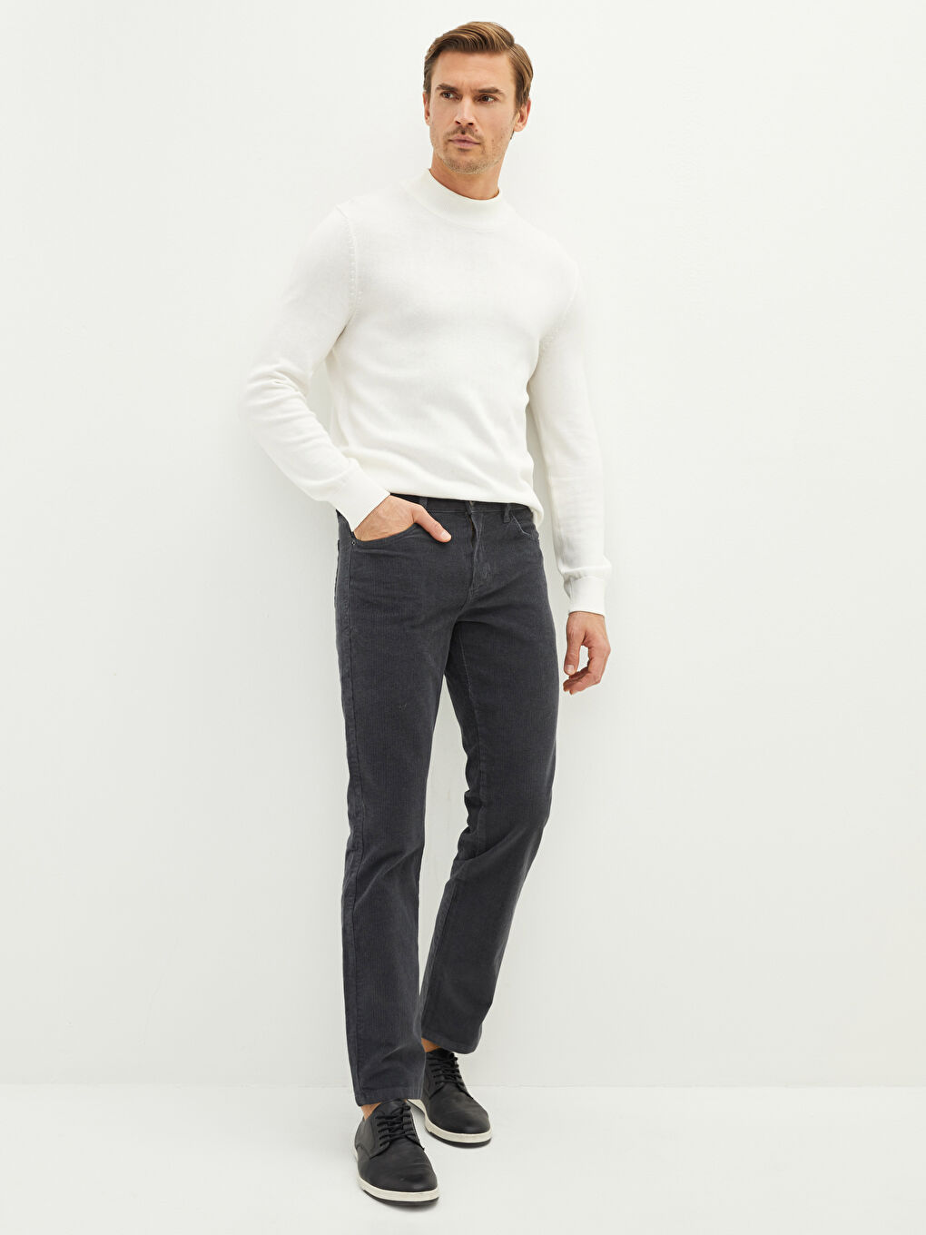 LCWAIKIKI Classic Standard Fit Velvet Men's Chino Trousers -W12768Z8-MDX
