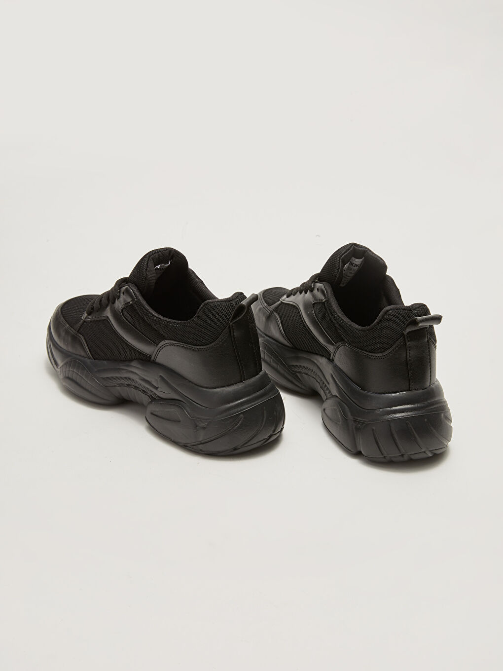 Siyah File Detaylı Kalın Tabanlı Kadın Spor Ayakkabı-4