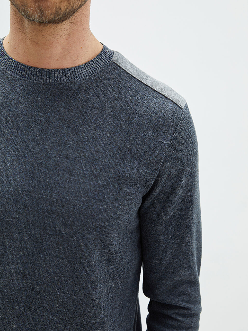 LCWAIKIKI Classic Crew Neck Long Sleeve Thick Men's Sweatshirt -W12780Z8-DLQ
