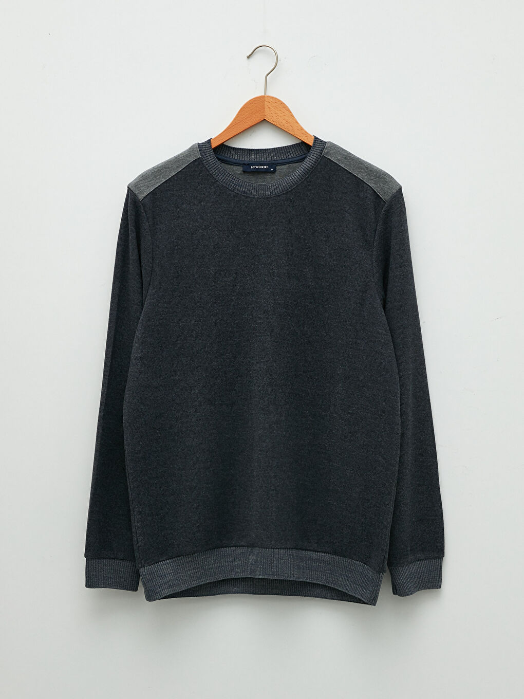 LCWAIKIKI Classic Crew Neck Long Sleeve Thick Men's Sweatshirt -W12780Z8-DLQ