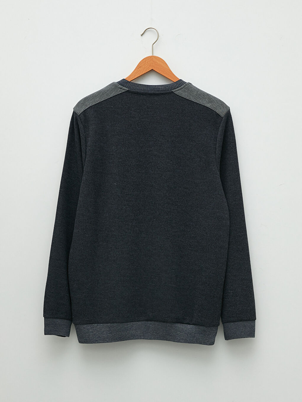 LCWAIKIKI Classic Crew Neck Long Sleeve Thick Men's Sweatshirt -W12780Z8-DLQ