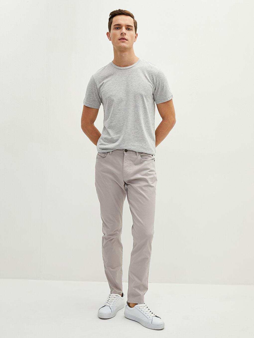 Gri Bisiklet Yaka Kısa Kollu Basic Penye Erkek Tişört-2