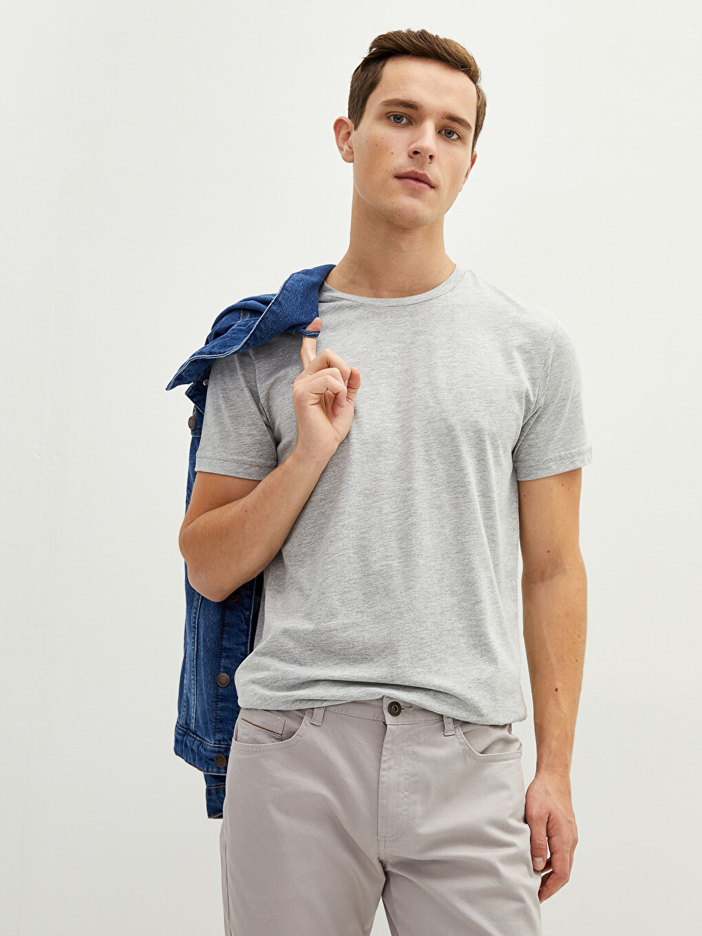 Gri Bisiklet Yaka Kısa Kollu Basic Penye Erkek Tişört-4