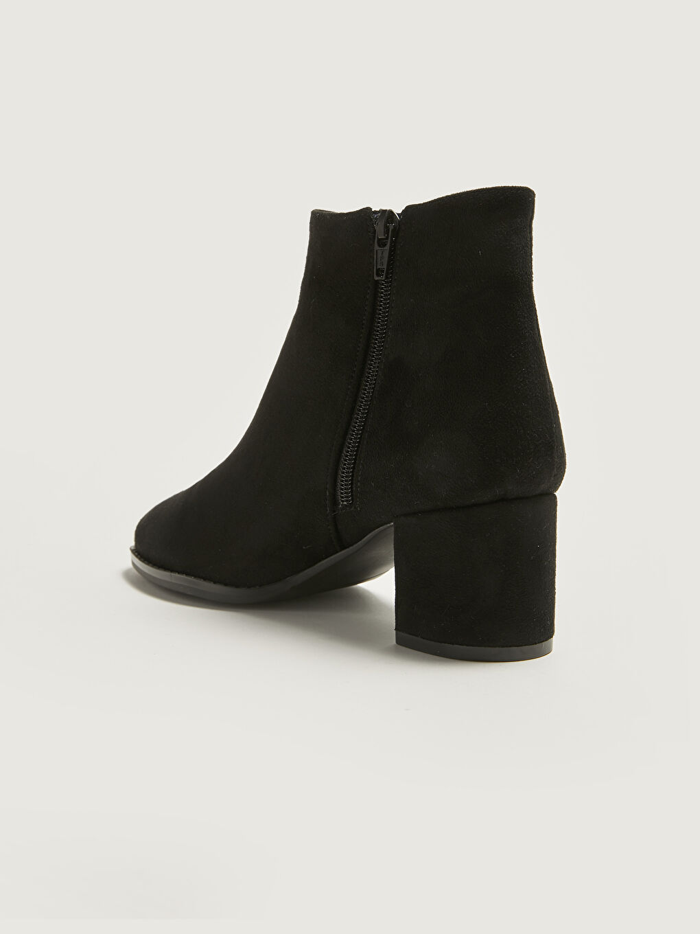 Дамски велурени ботуши с ток и дължина до глезена-3