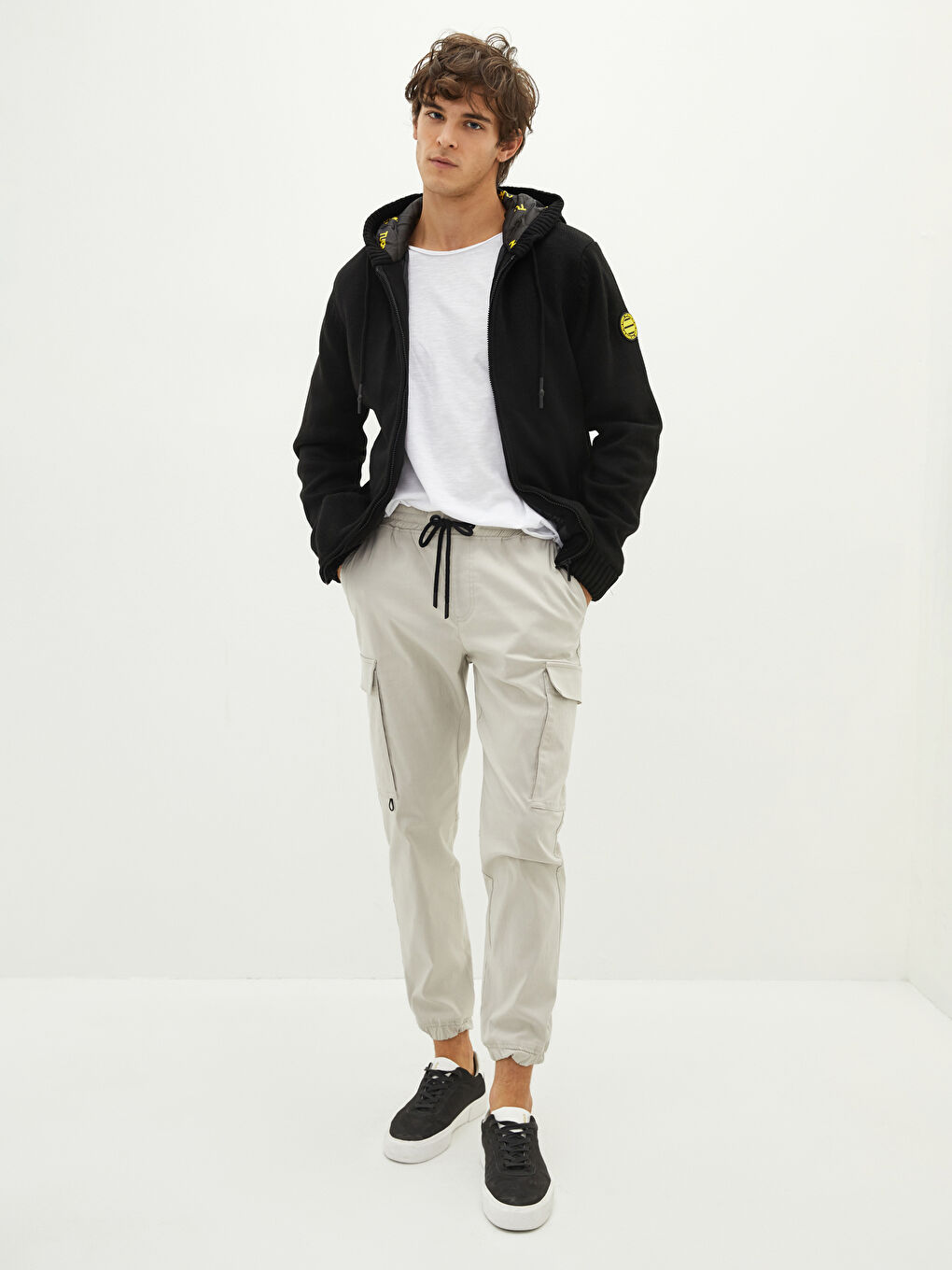 Siyah Dar Kalıp Kapüşonlu Uzun Kollu Erkek Triko Hırka