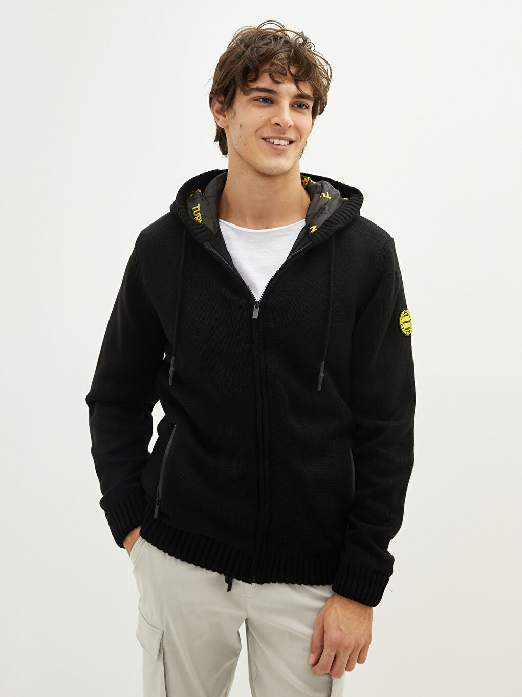 Siyah Dar Kalıp Kapüşonlu Uzun Kollu Erkek Triko Hırka-1