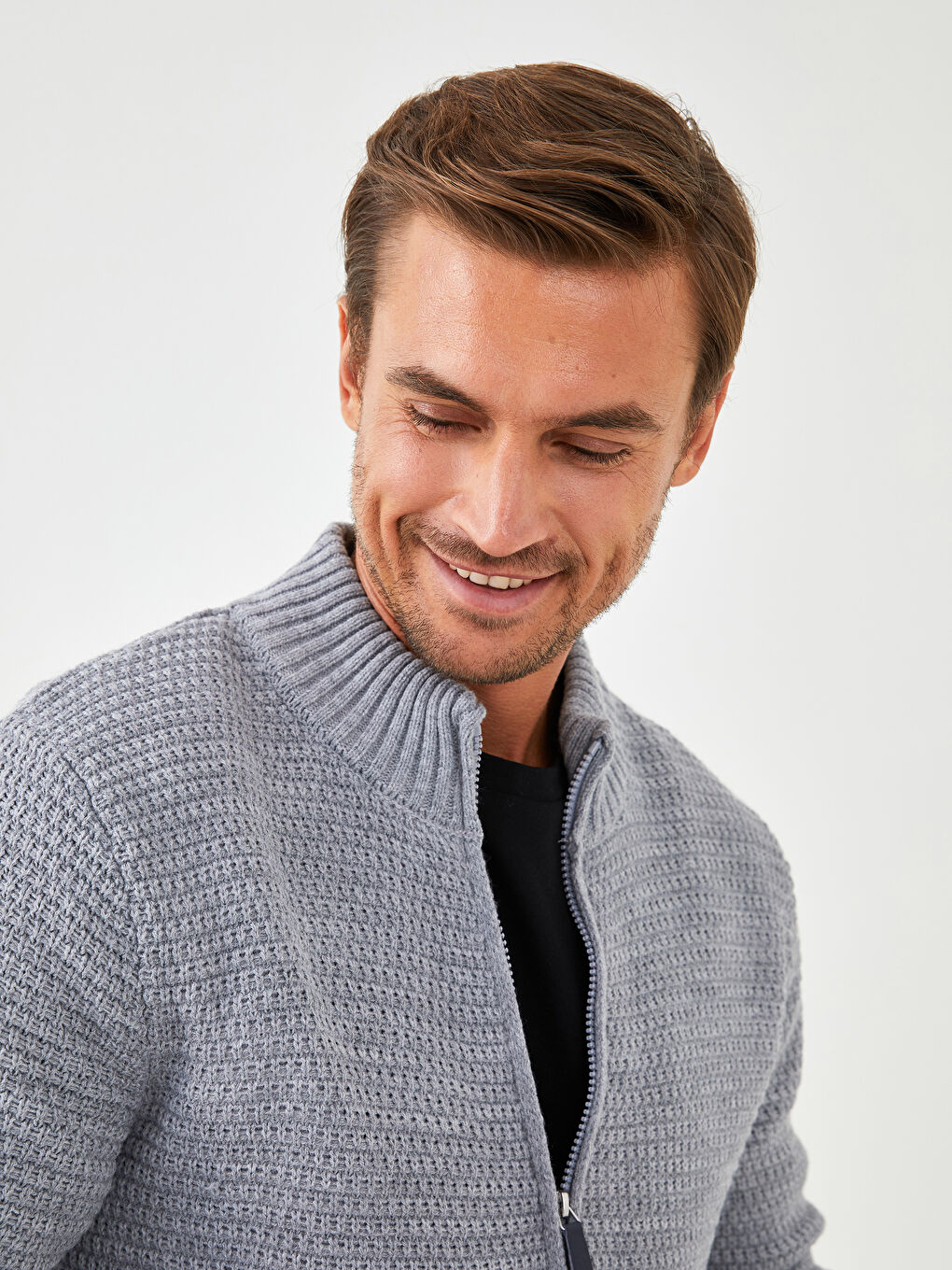 Cardigan en Tricot à Manches Longues avec Col Roulé pour Hommes de Coupe Standard-3