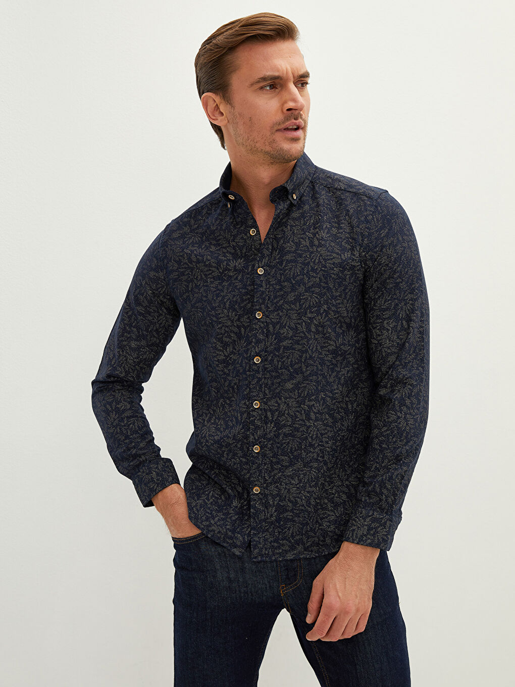 ерлерге арналған өрнекті ұзын жеңді тар пішімді саржа жейде-1