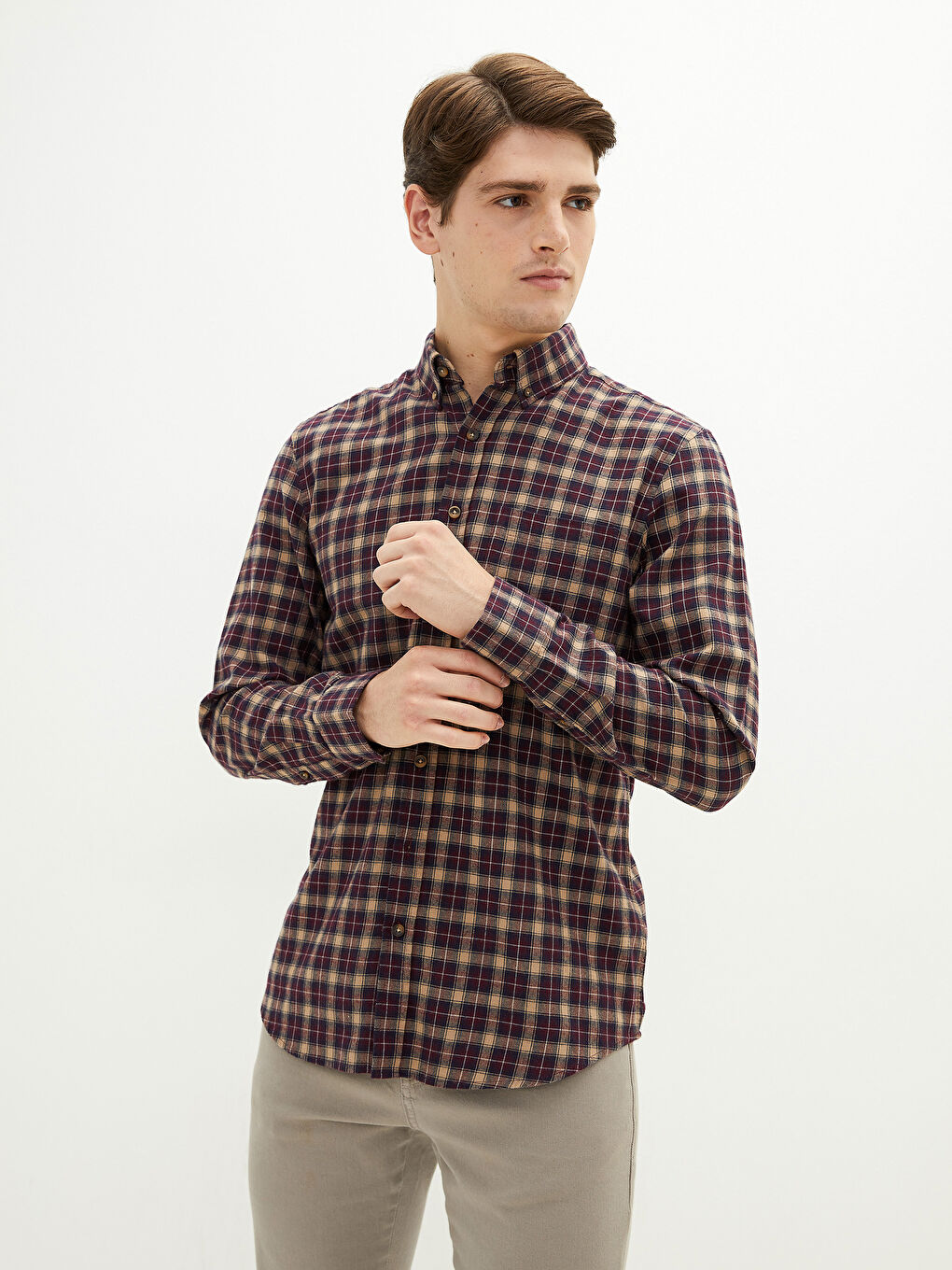 قميص رجالي كاروهات كم طويل بقصة عادية من قماش الجبردين