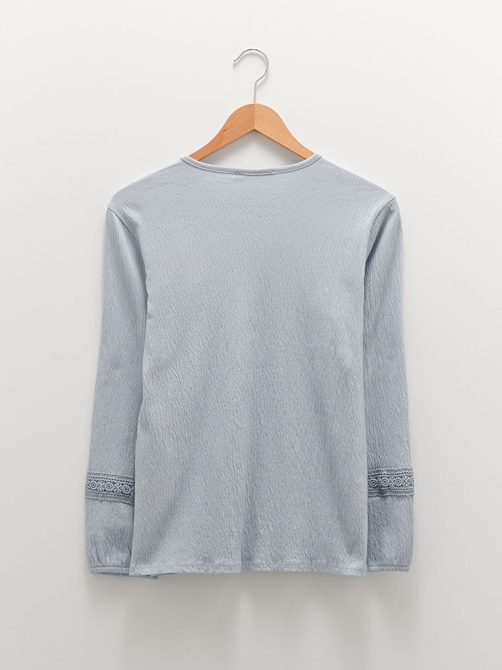 Mavi Bağlamalı Yaka Nakışlı Uzun Kollu Kadın Bluz-5