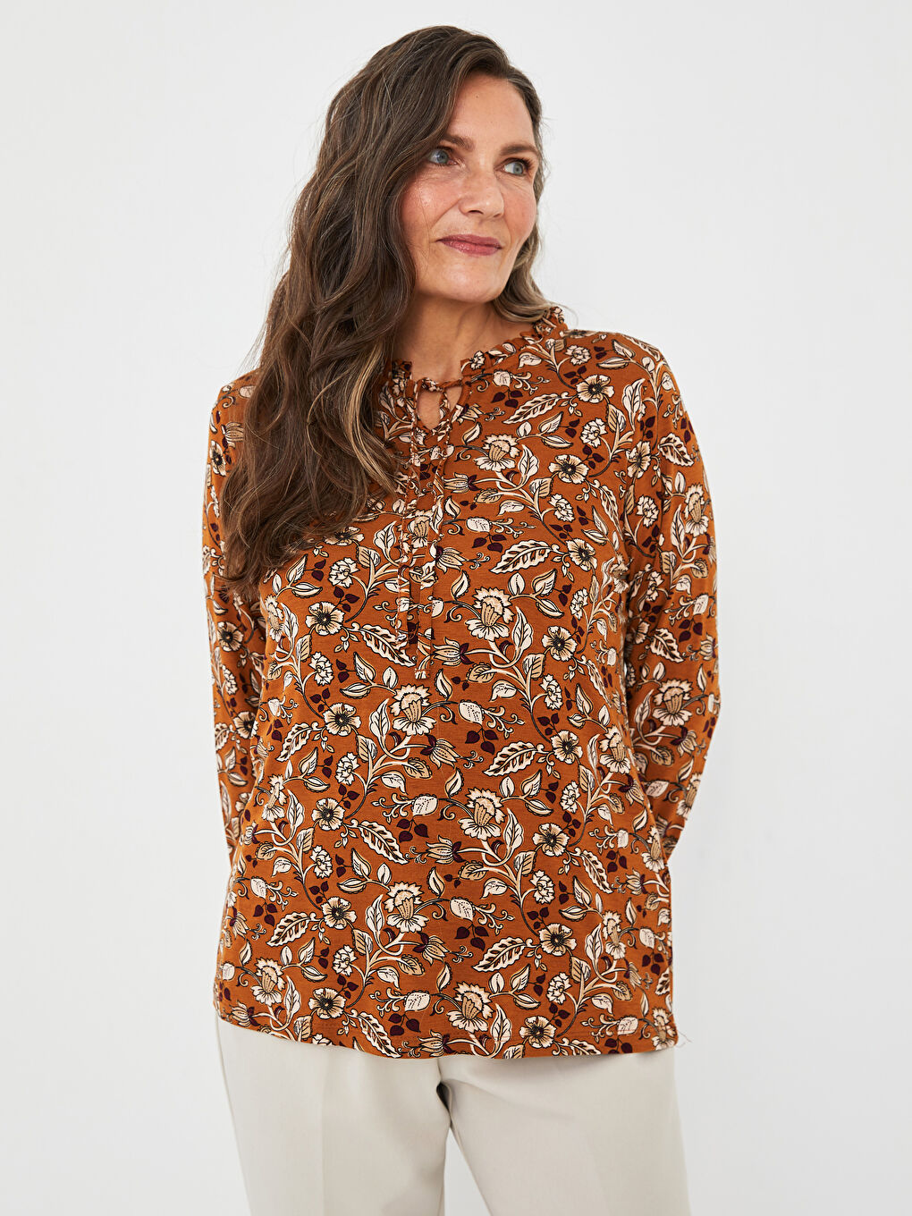 Sarı Bağlamalı Yaka Desenli Uzun Kollu Kadın Bluz