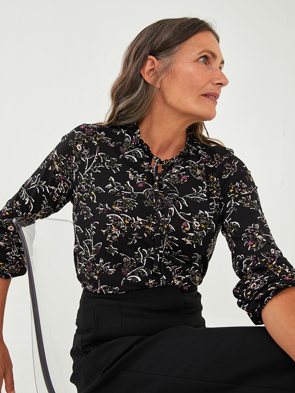 Karışık Bağlamalı Yaka Desenli Uzun Kollu Kadın Bluz