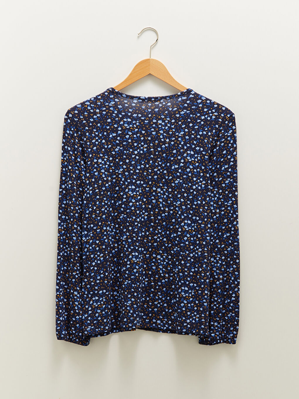 Lacivert Bağlamalı Yaka Nakışlı Uzun Kollu Kadın Bluz-5