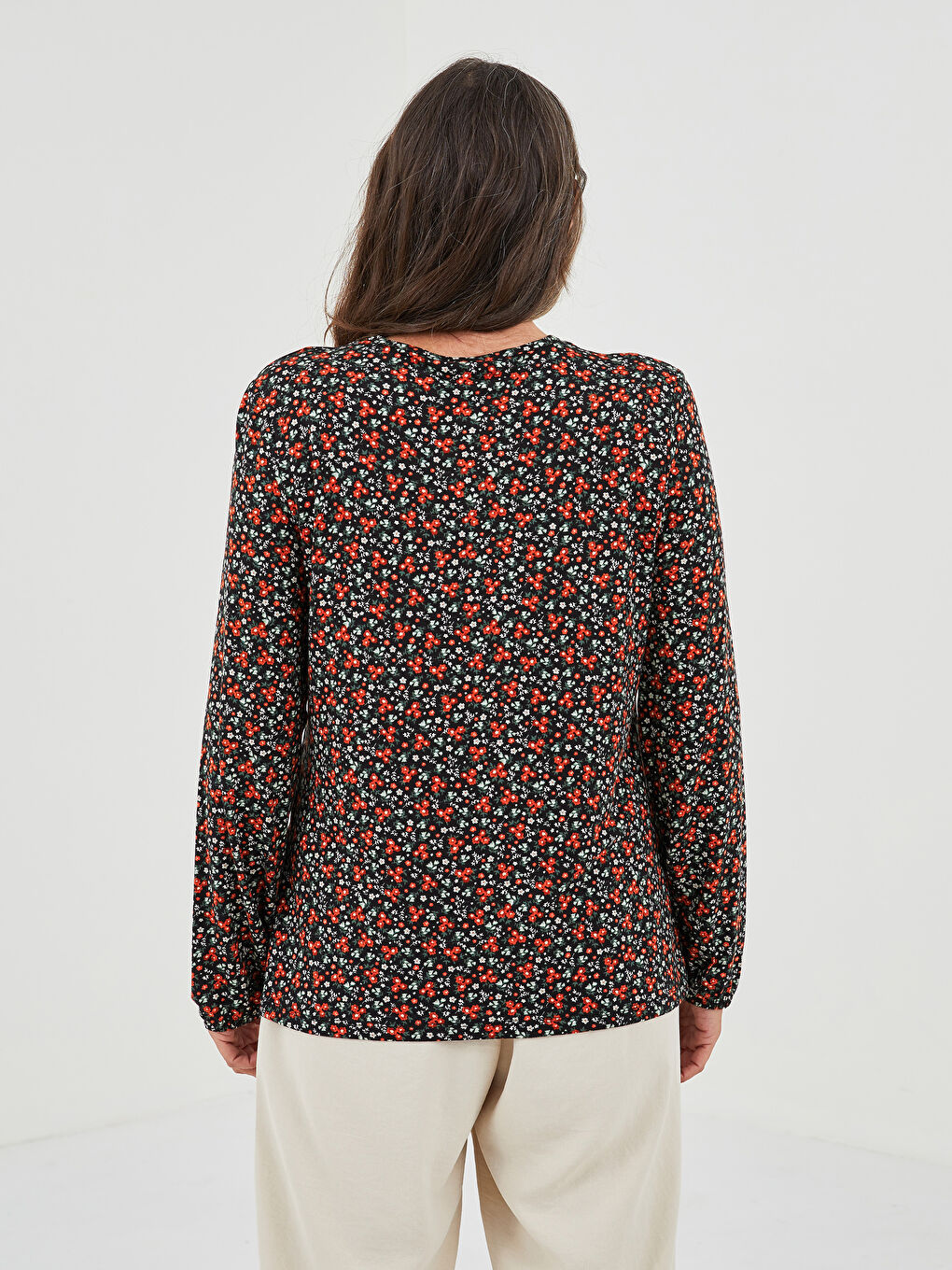 Yeşil Bağlamalı Yaka Nakışlı Uzun Kollu Kadın Bluz-3