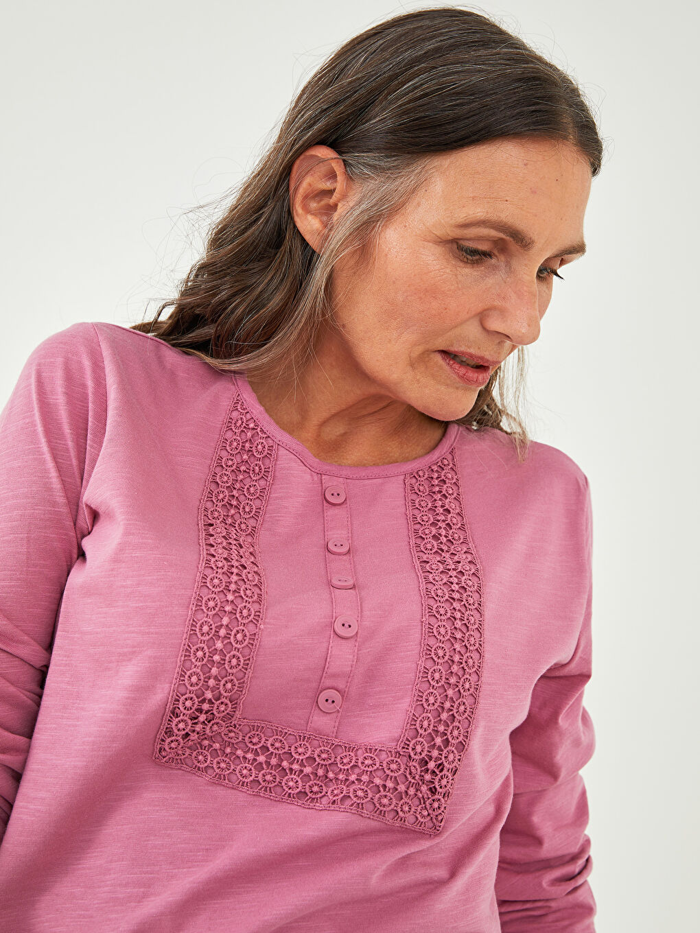 Crew Neck Embroidered Long Sleeve Cotton Women's Blouse-2