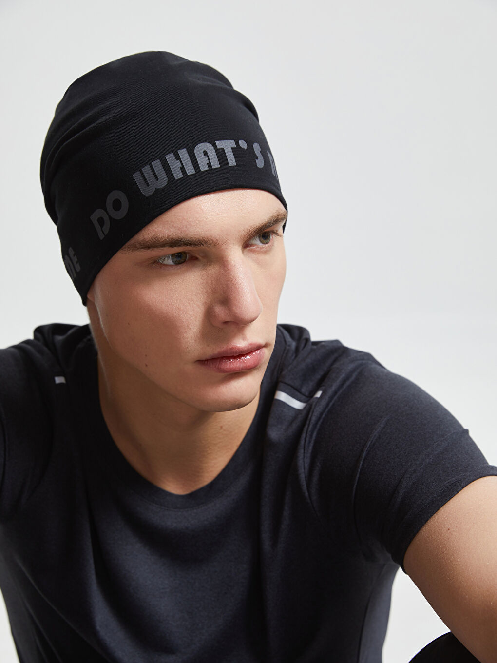 Siyah Yazı Baskılı Erkek Bere