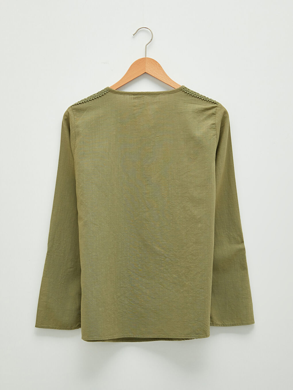 بلوزة قطنية بياقة هينلي بتفاصيل دانتيل وكم طويل للسيدات-6