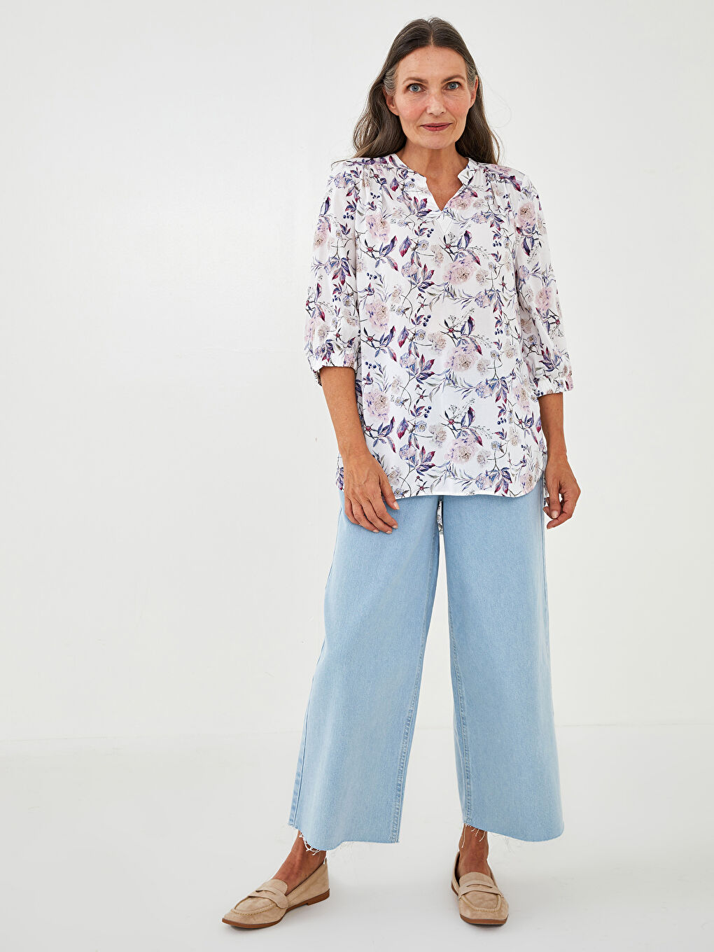 Ekru Kaçık Yaka Çiçek Baskılı Uzun Kollu Viskon Kadın Bluz-4