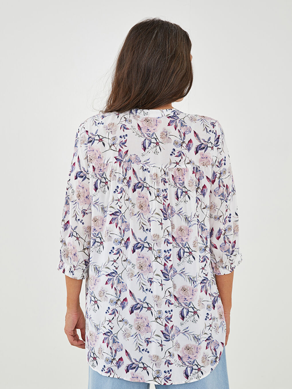 Ekru Kaçık Yaka Çiçek Baskılı Uzun Kollu Viskon Kadın Bluz-5