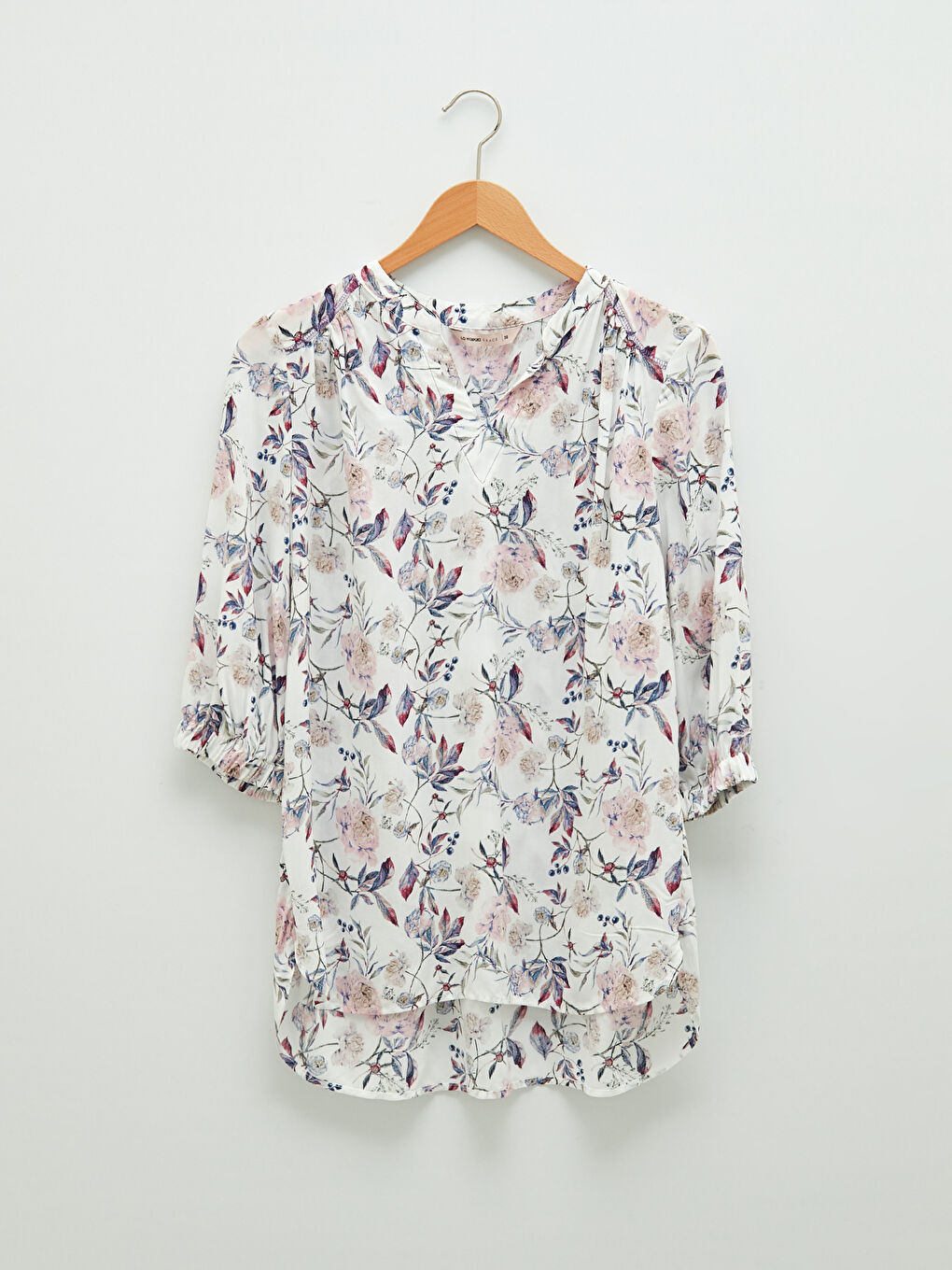 Ekru Kaçık Yaka Çiçek Baskılı Uzun Kollu Viskon Kadın Bluz-6