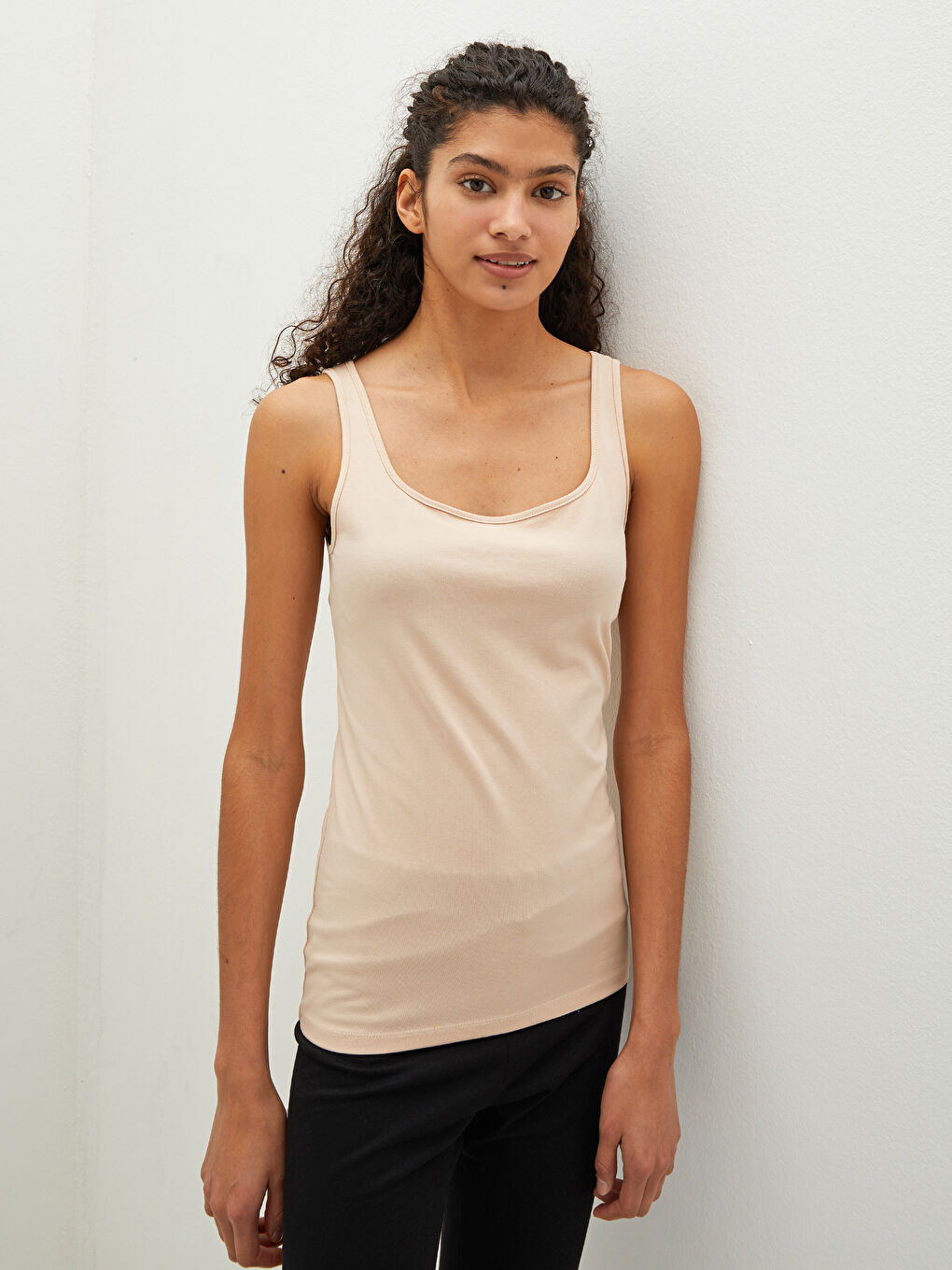 U Neck Plain Strappy Women's Tank Top