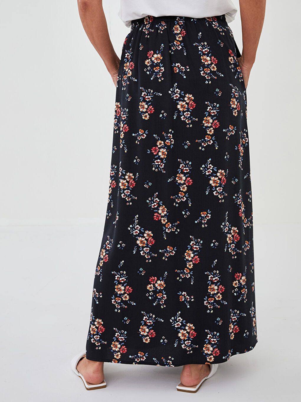 Elastic Waist Flower A-Cut Belmando Fabric Women's Skirt-3